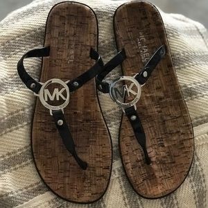 michael kors flip flops